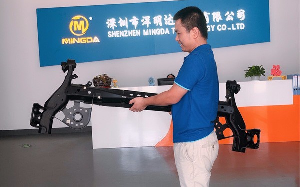 重磅新聞：洋明達(dá)3D打印機(jī)MD-666 1:1打印汽車保險(xiǎn)杠，無(wú)縫組裝，模擬真實(shí)場(chǎng)景
