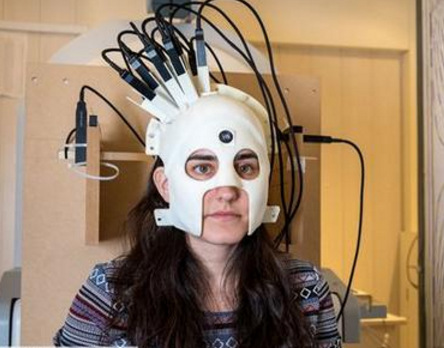 科學家開發可穿戴腦部掃描頭盔：3D打印僅重905克(圖1)